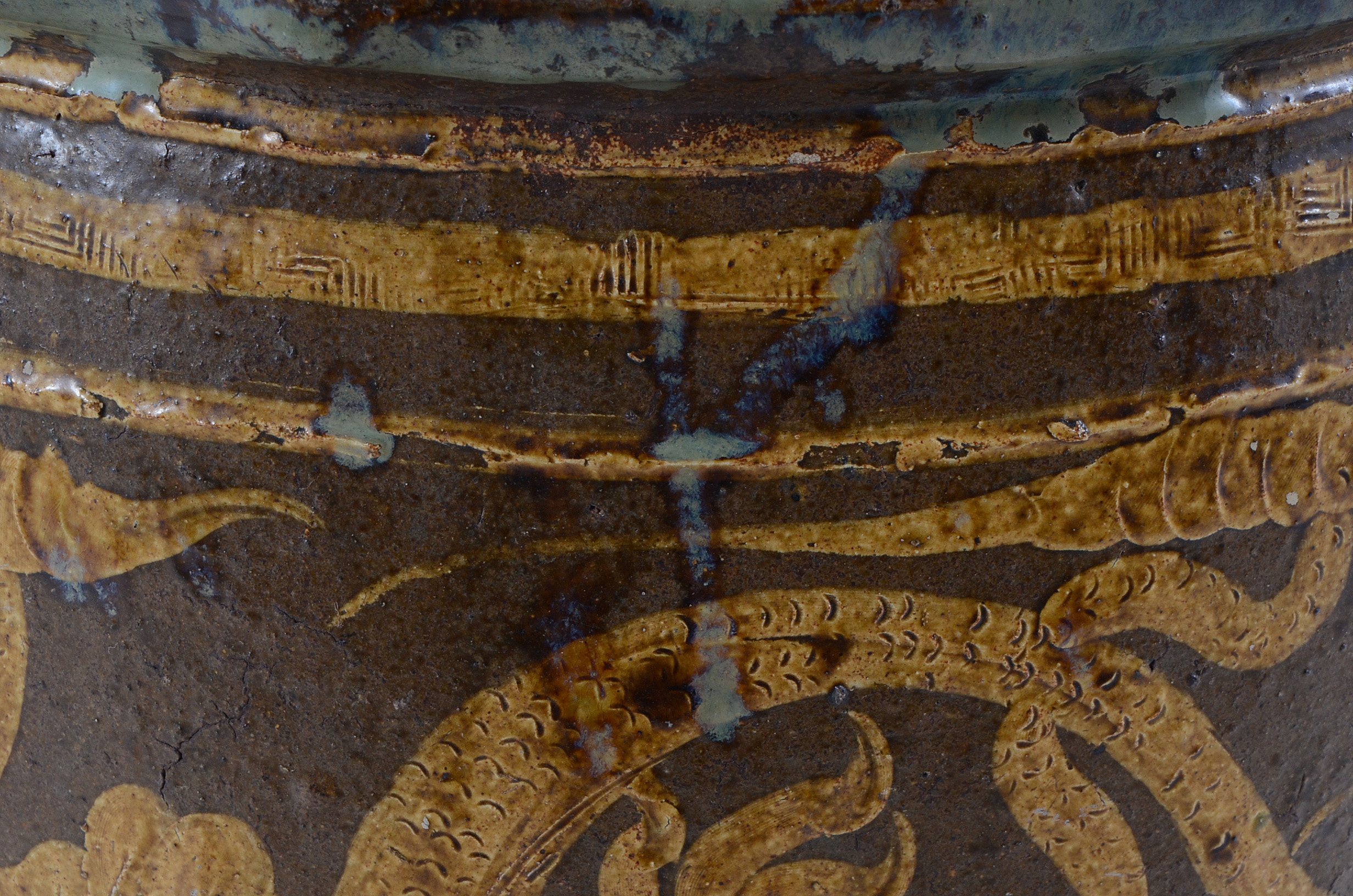 Chinese Earthenware Pidan Egg Pot With Dragons