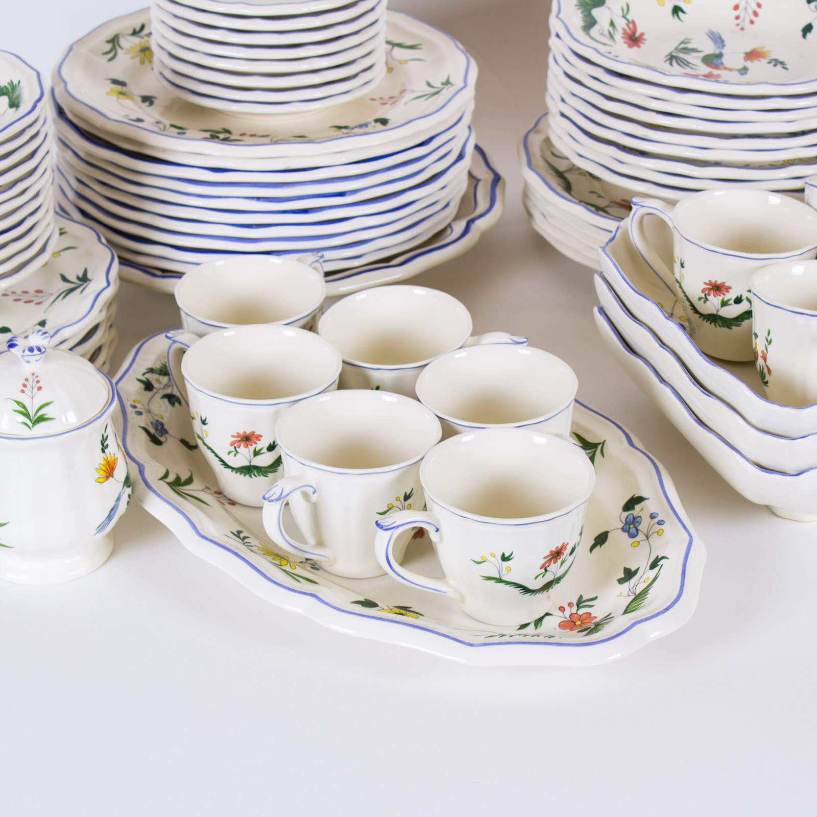Gien France "Oiseaux de Paradis" Earthenware Collection