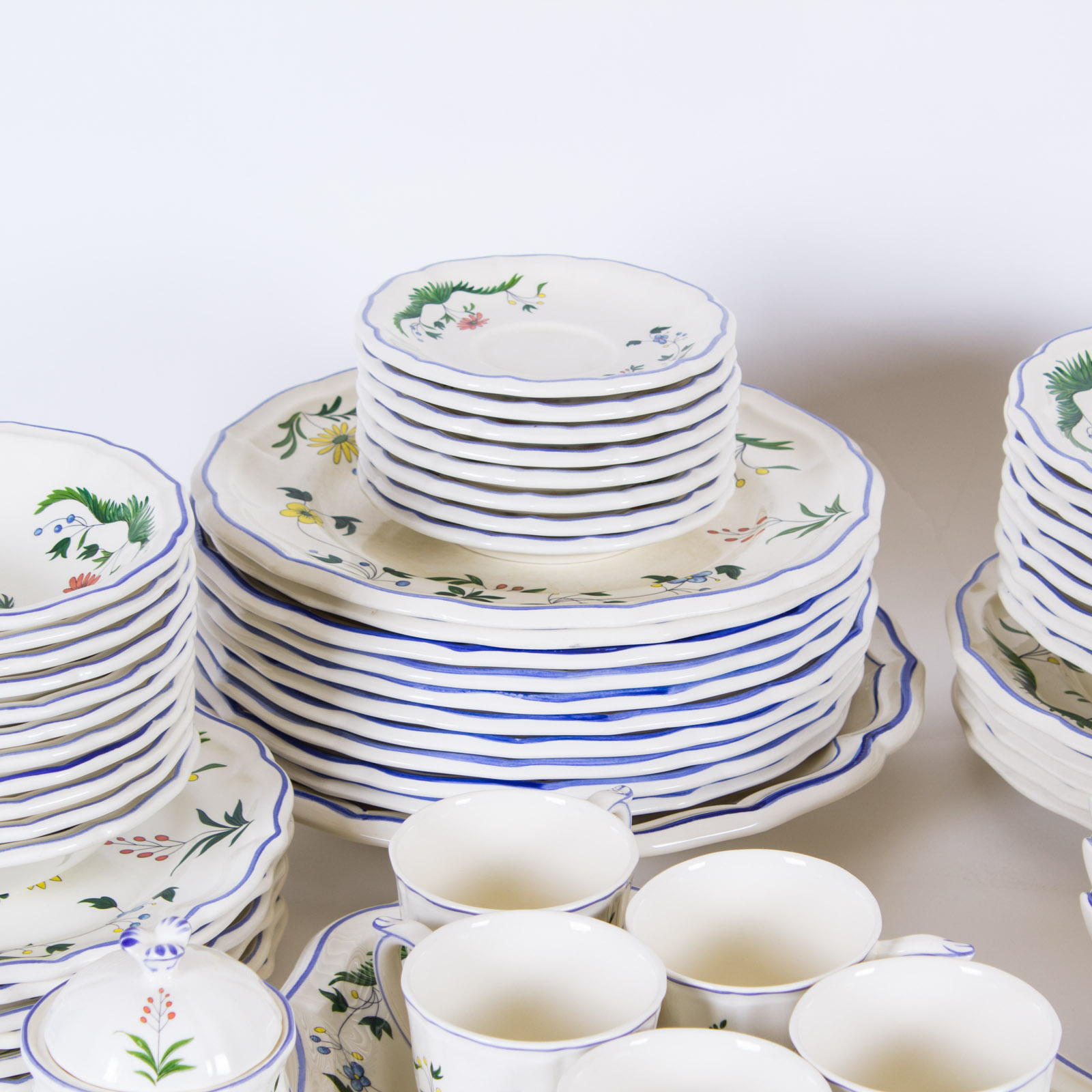 Gien France "Oiseaux de Paradis" Earthenware Collection
