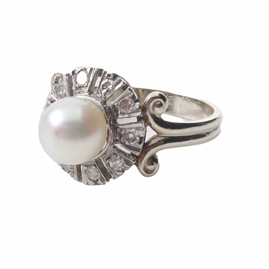 14K White Gold Ring with Diamonds and Pearl