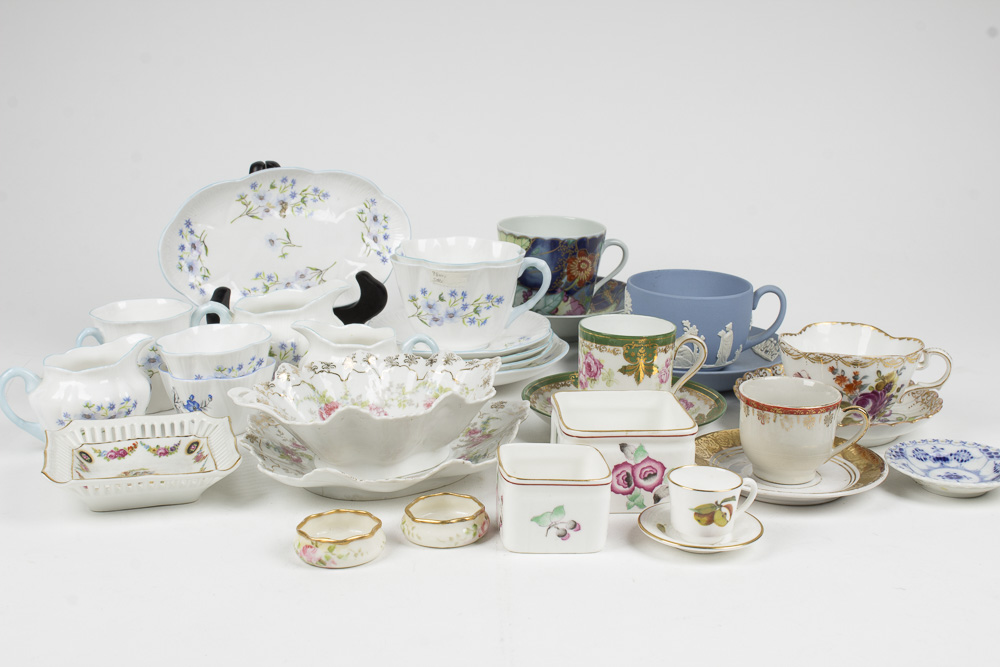 Assorted Ceramic Tea Set Pieces