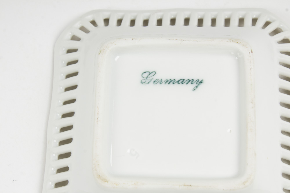 Assorted Ceramic Tea Set Pieces