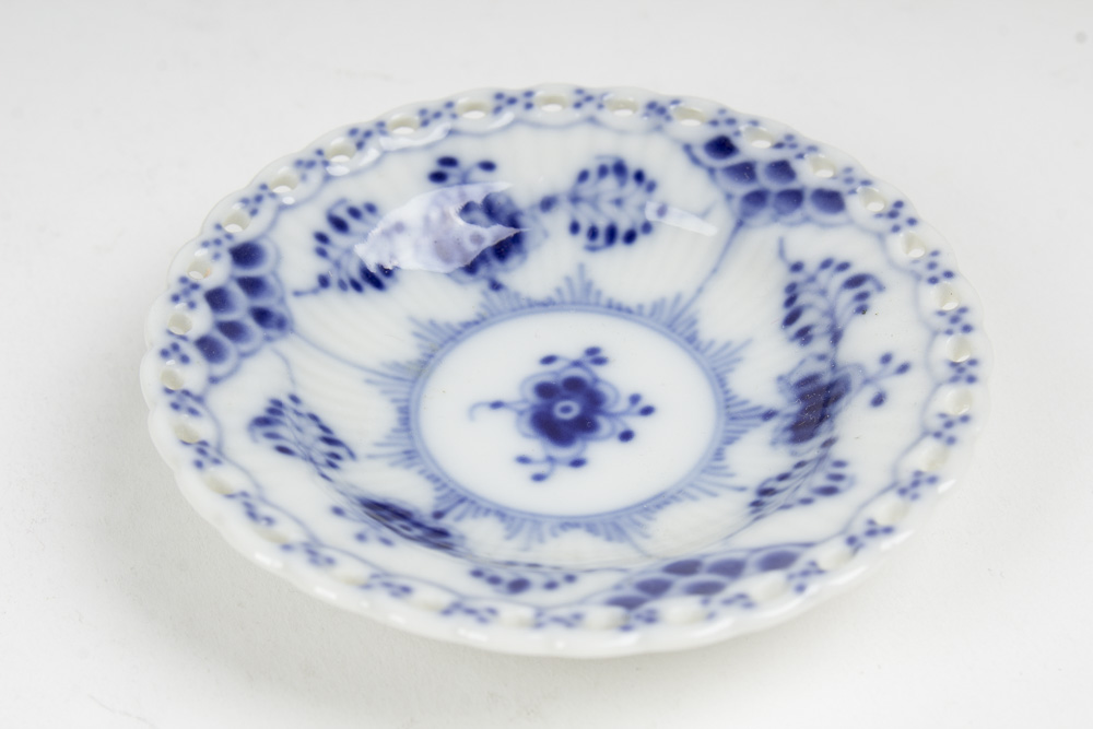 Assorted Ceramic Tea Set Pieces