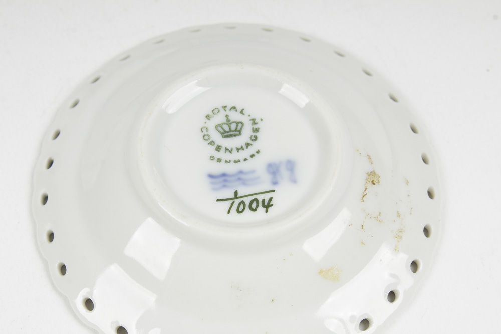 Assorted Ceramic Tea Set Pieces