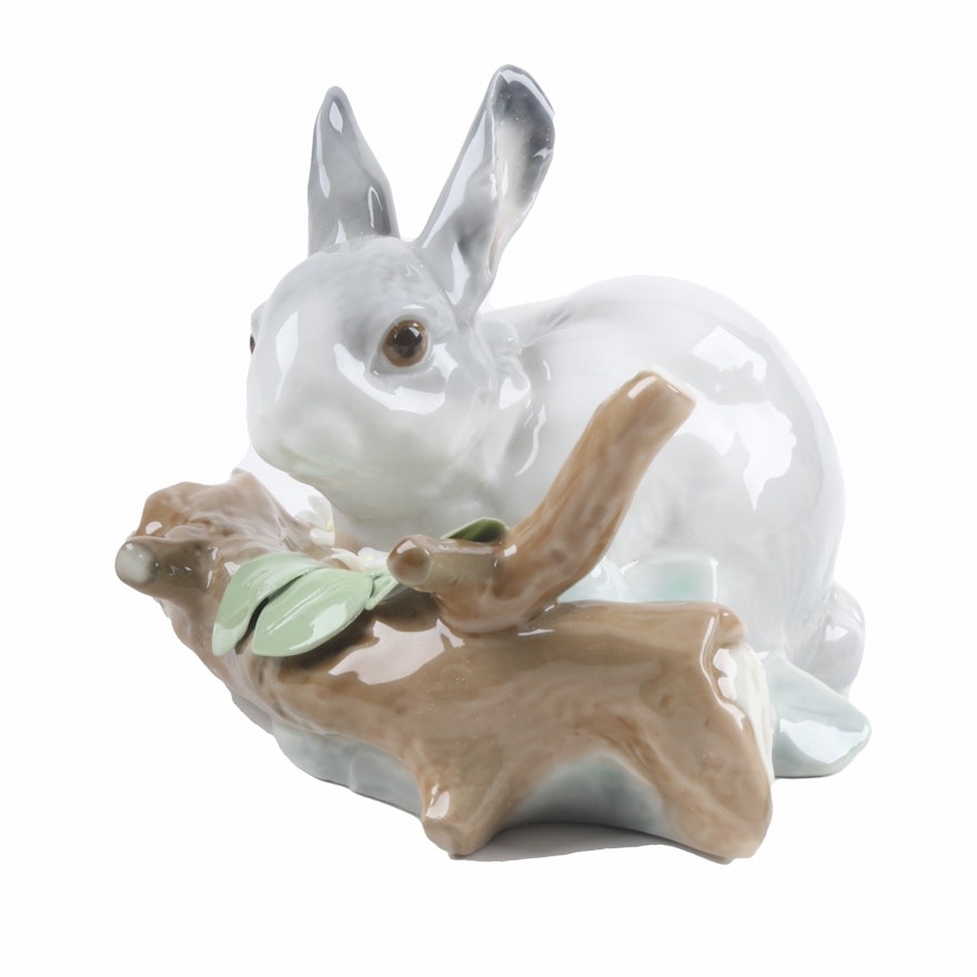 Lladro "Gray Bunny Eating" Retired Porcelain Figurine #773