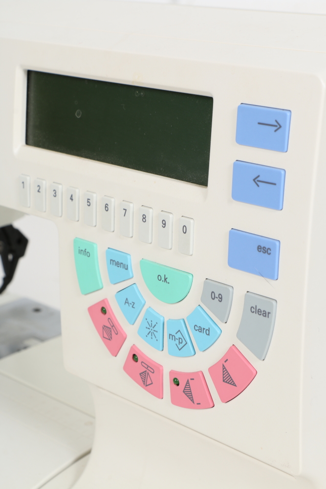 Pfaff Special Edition "Creative 7570" Sewing Machine