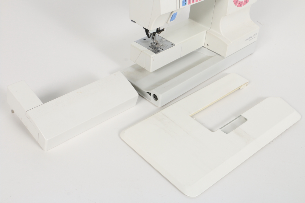 Pfaff Special Edition "Creative 7570" Sewing Machine