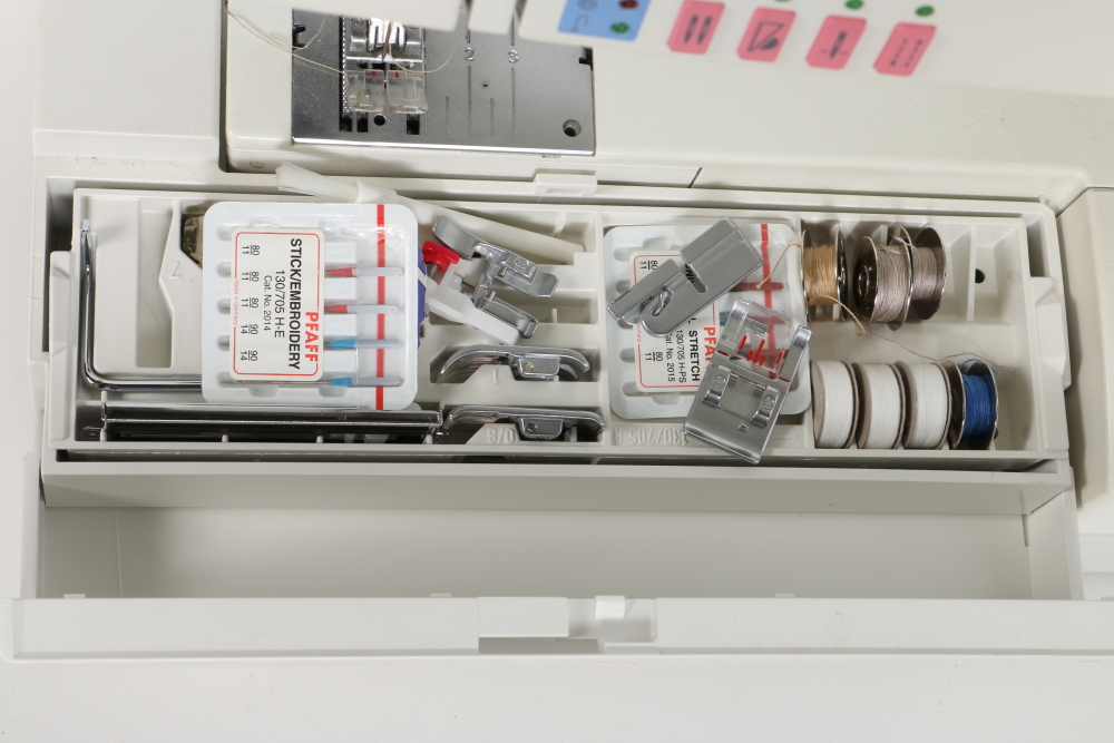 Pfaff Special Edition "Creative 7570" Sewing Machine