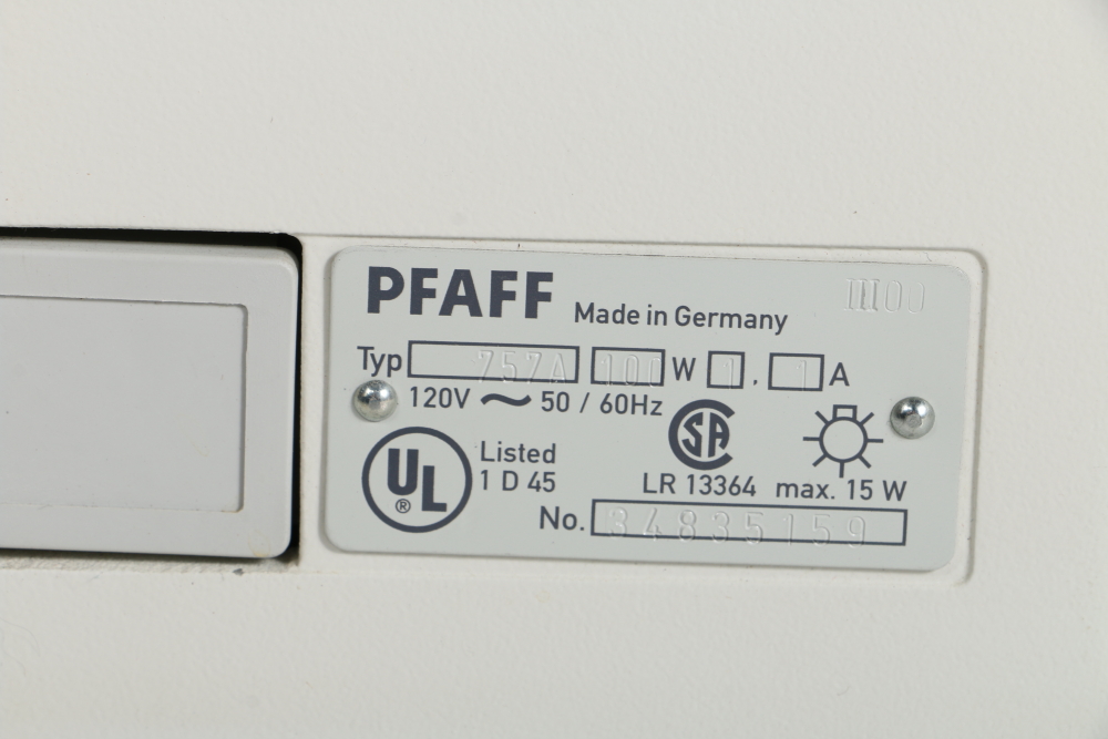 Pfaff Special Edition "Creative 7570" Sewing Machine