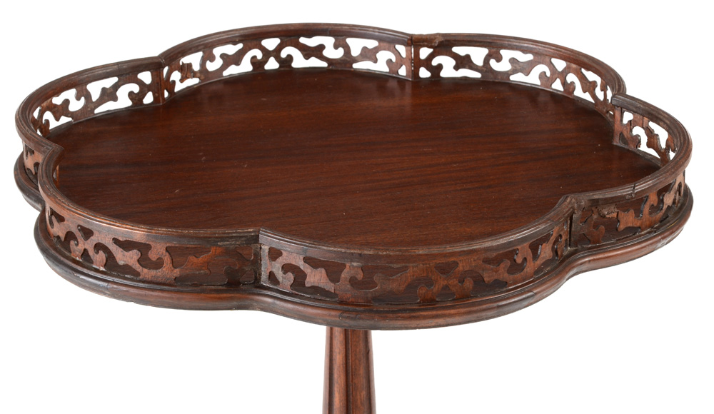 Antique Pie-Crust Gallery Table