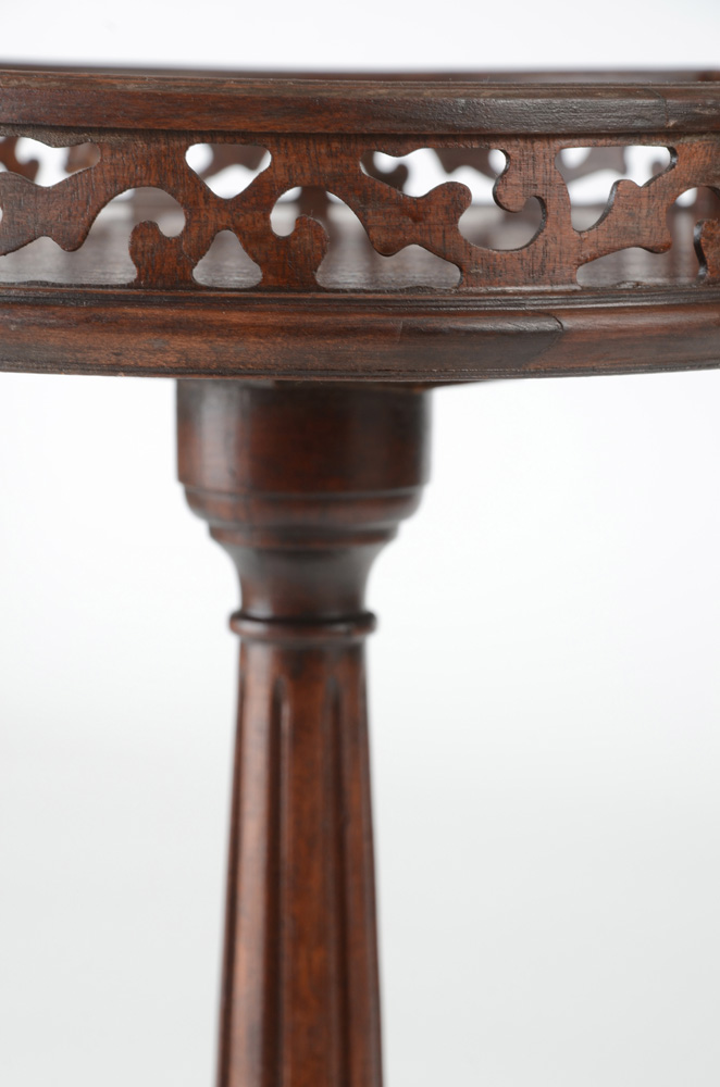 Antique Pie-Crust Gallery Table
