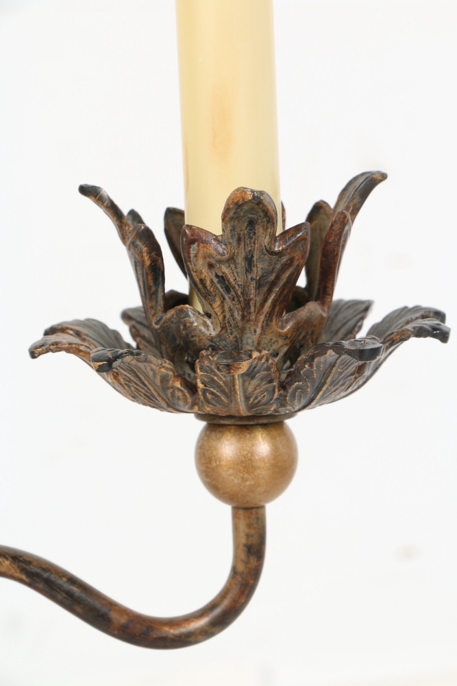 Foliate Motif Vintage Table Lamp
