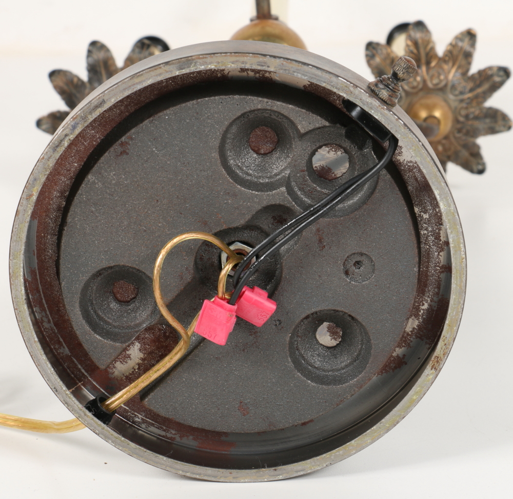 Foliate Motif Vintage Table Lamp