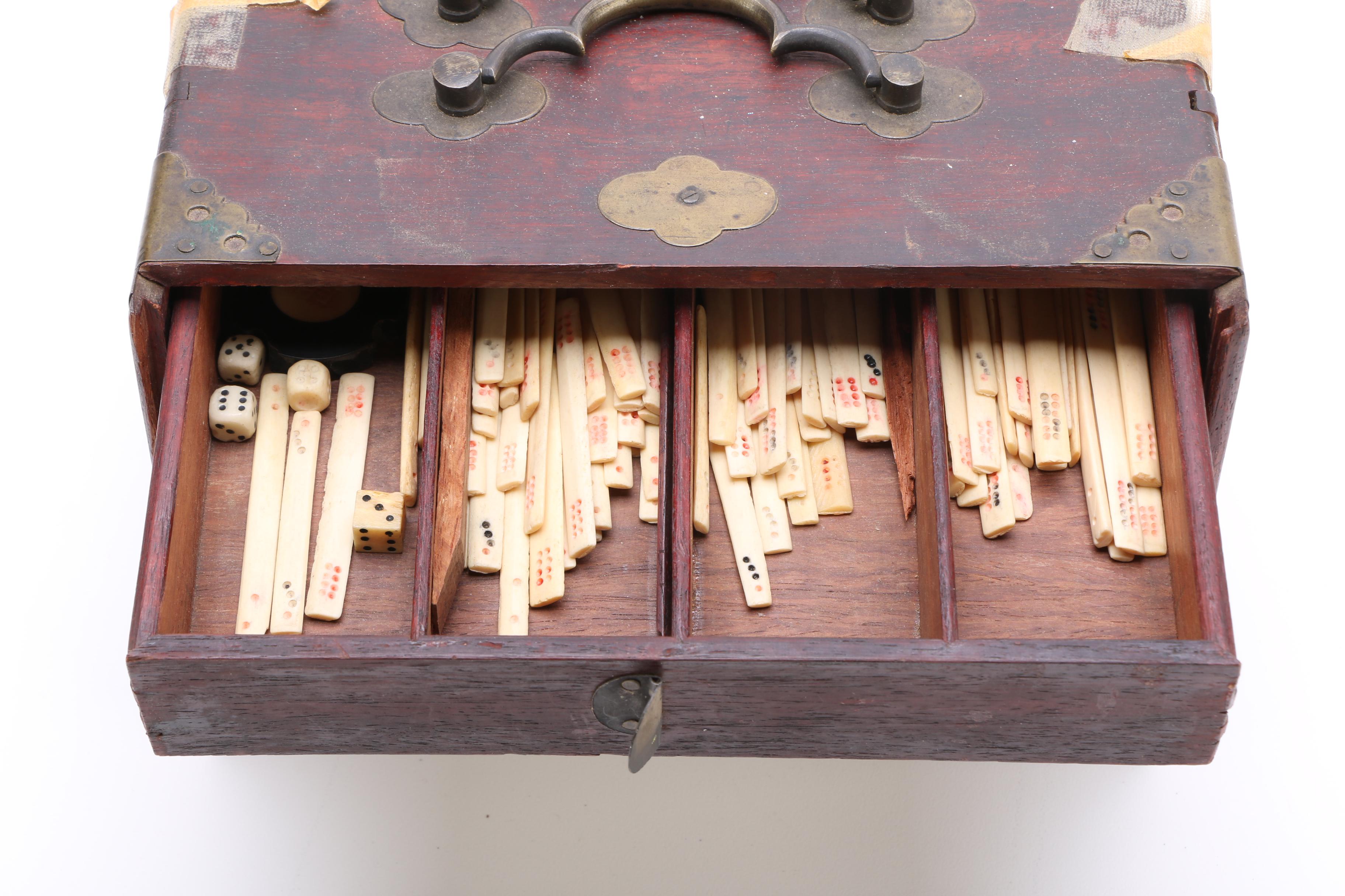 Antique Mahjong Set