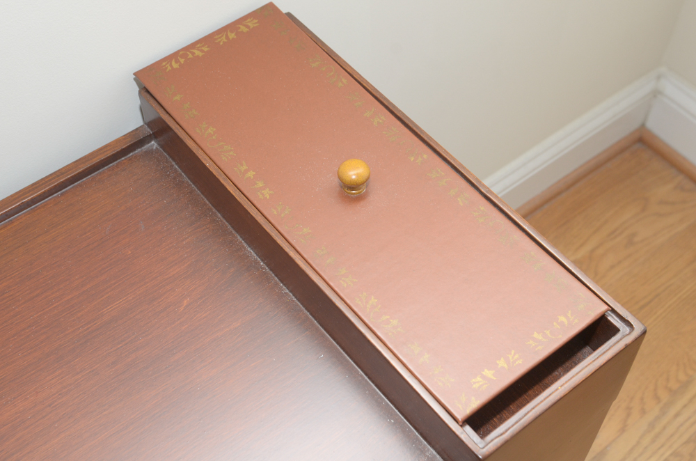 Side Table With Lidded Storage Compartment