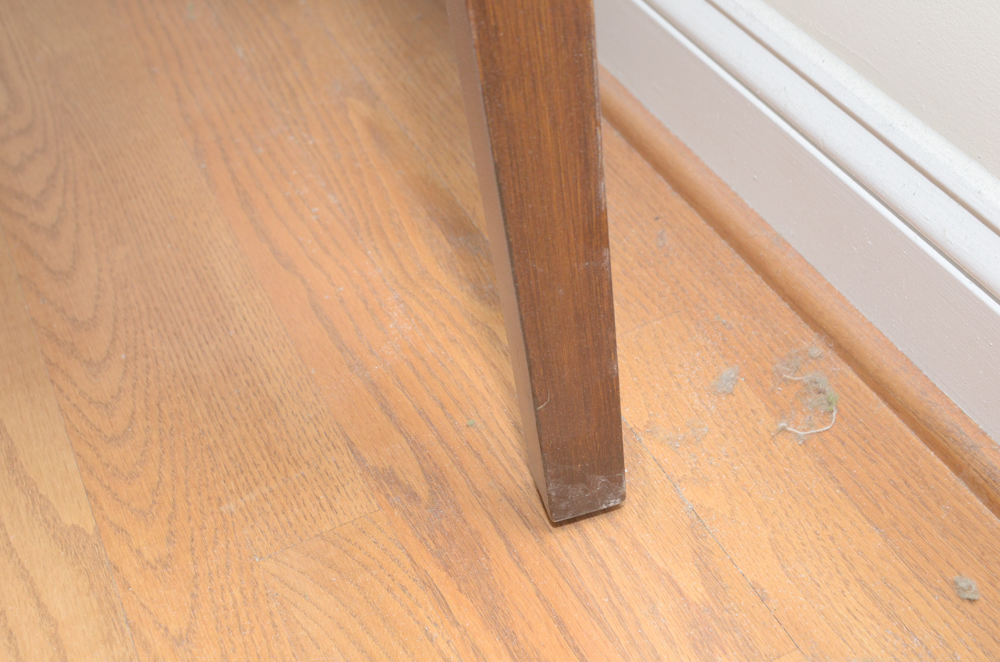 Side Table With Lidded Storage Compartment