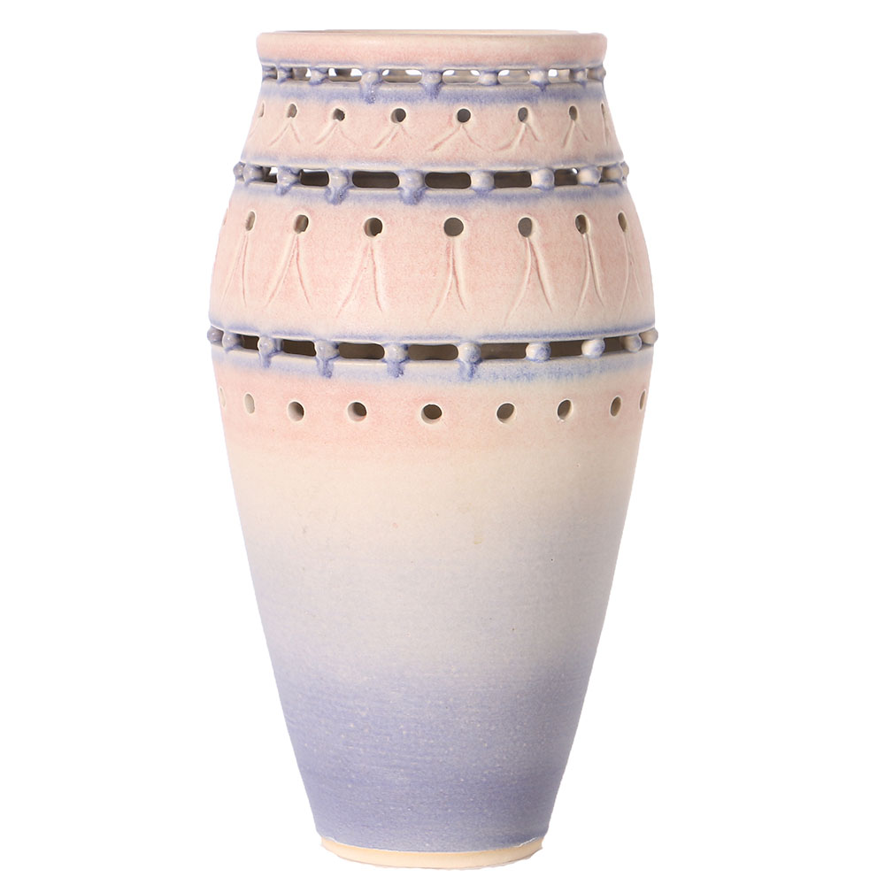 D. Gilberton Ceramic Art Pottery Vase