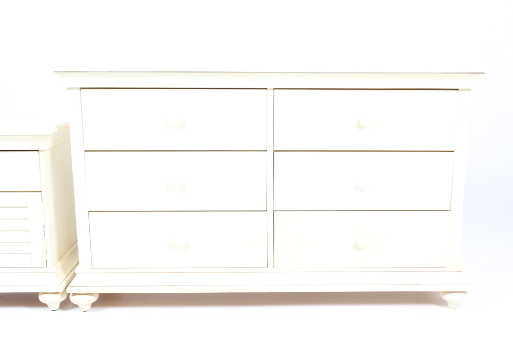 White Finished Wood Bedroom Set