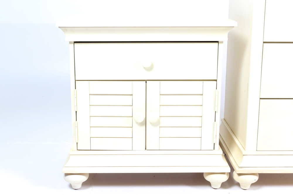White Finished Wood Bedroom Set
