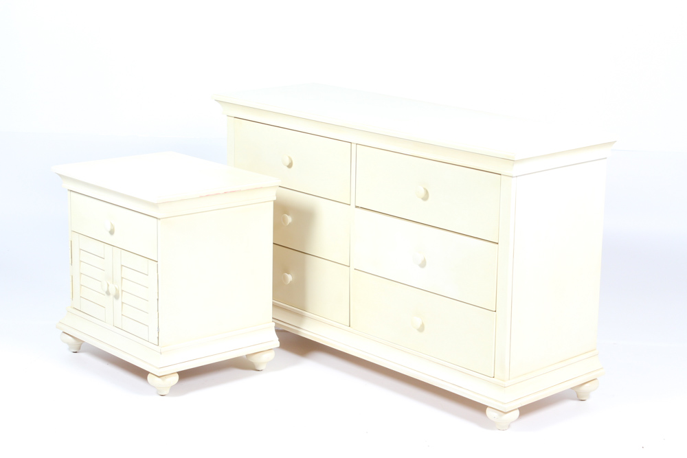White Finished Wood Bedroom Set