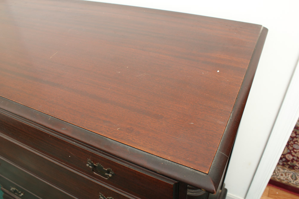 Traditional Mahogany Chest of Drawers