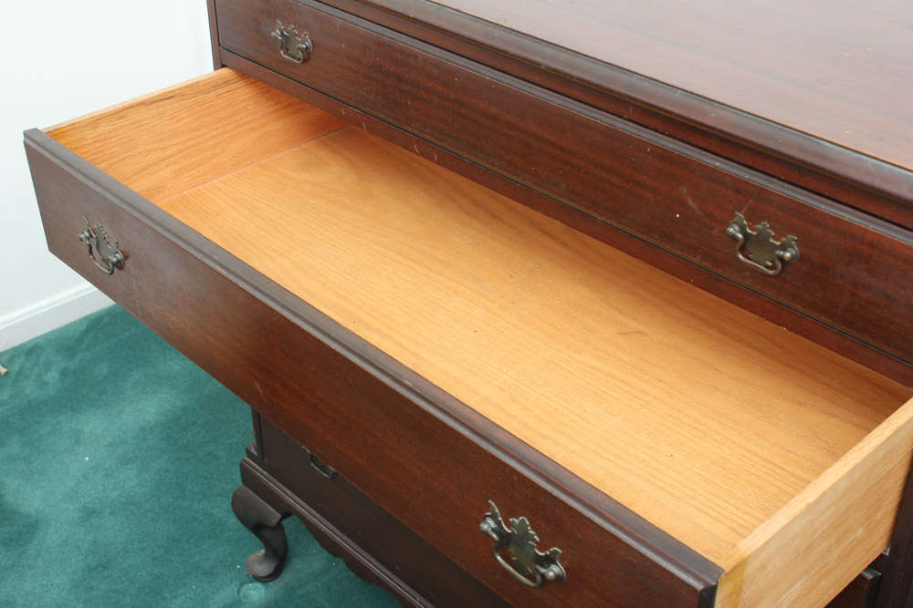 Traditional Mahogany Chest of Drawers