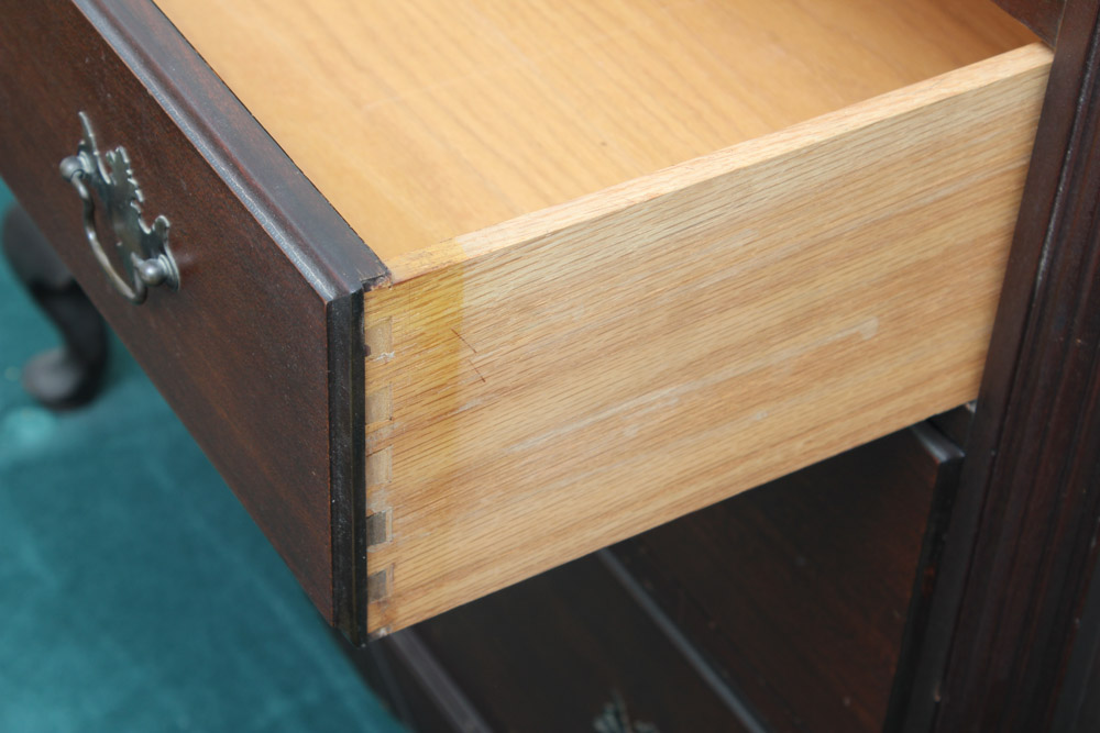 Traditional Mahogany Chest of Drawers