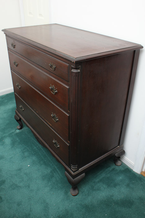Traditional Mahogany Chest of Drawers
