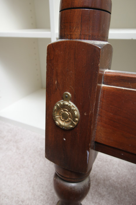 Davis Cabinet Company Queen Bed Frame