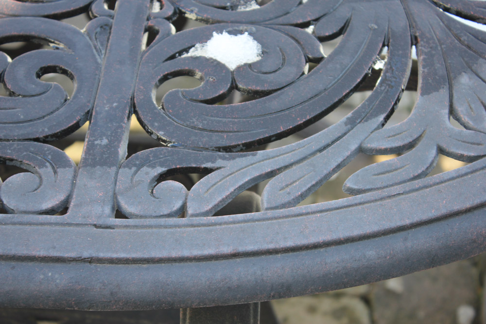 Outdoor Table Set With Umbrella