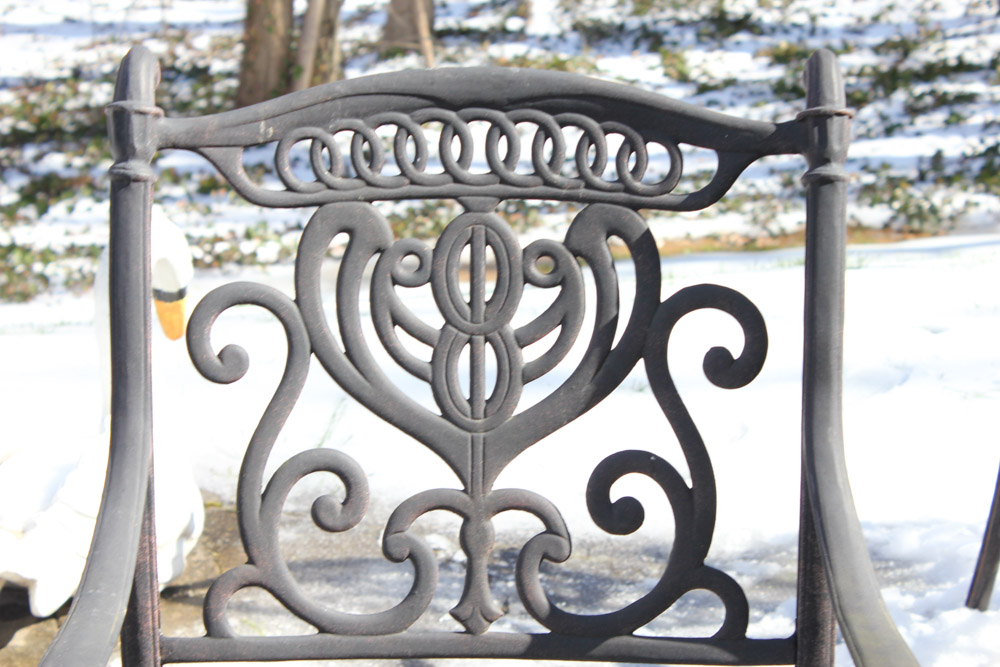 Outdoor Table Set With Umbrella