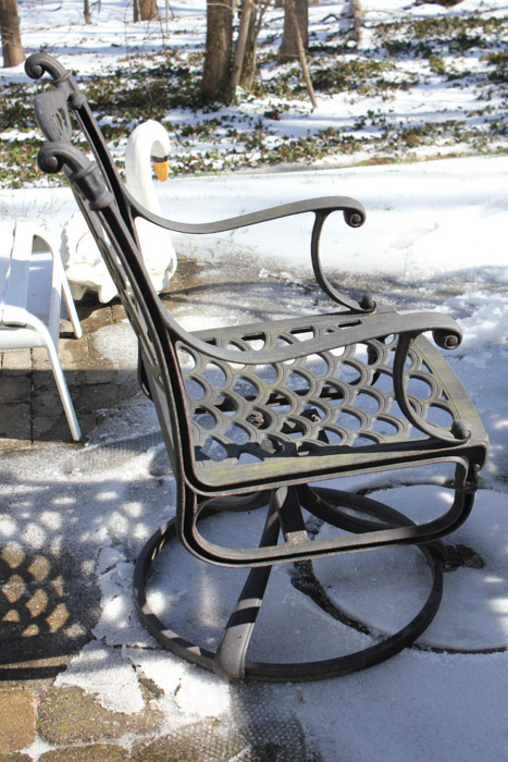 Outdoor Table Set With Umbrella