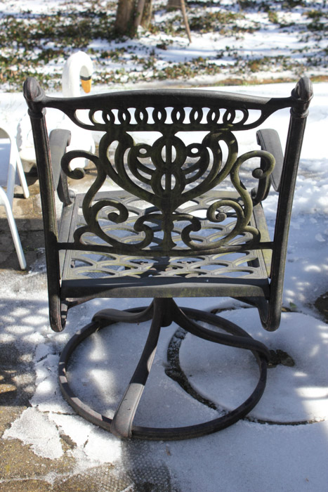 Outdoor Table Set With Umbrella