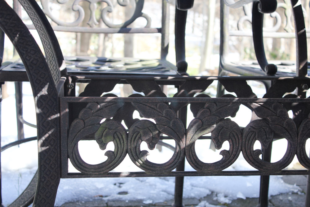 Outdoor Table Set With Umbrella