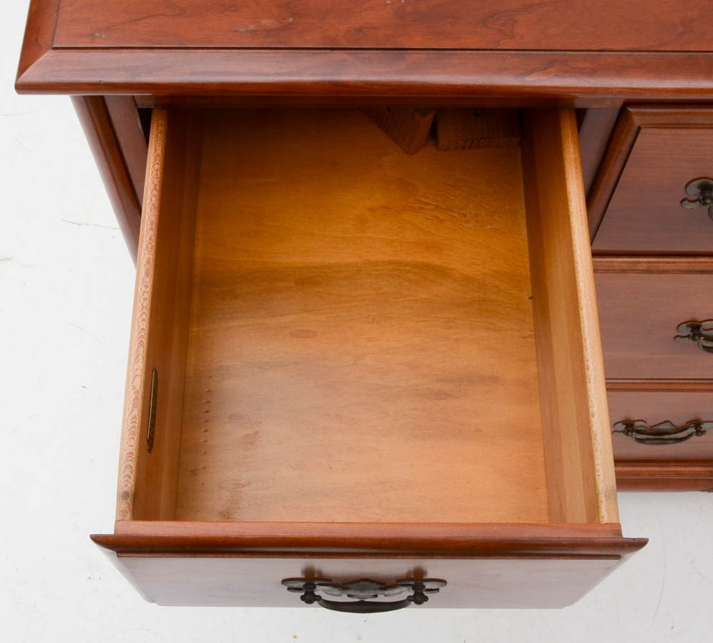 Kling Chest of Drawers in Cherry