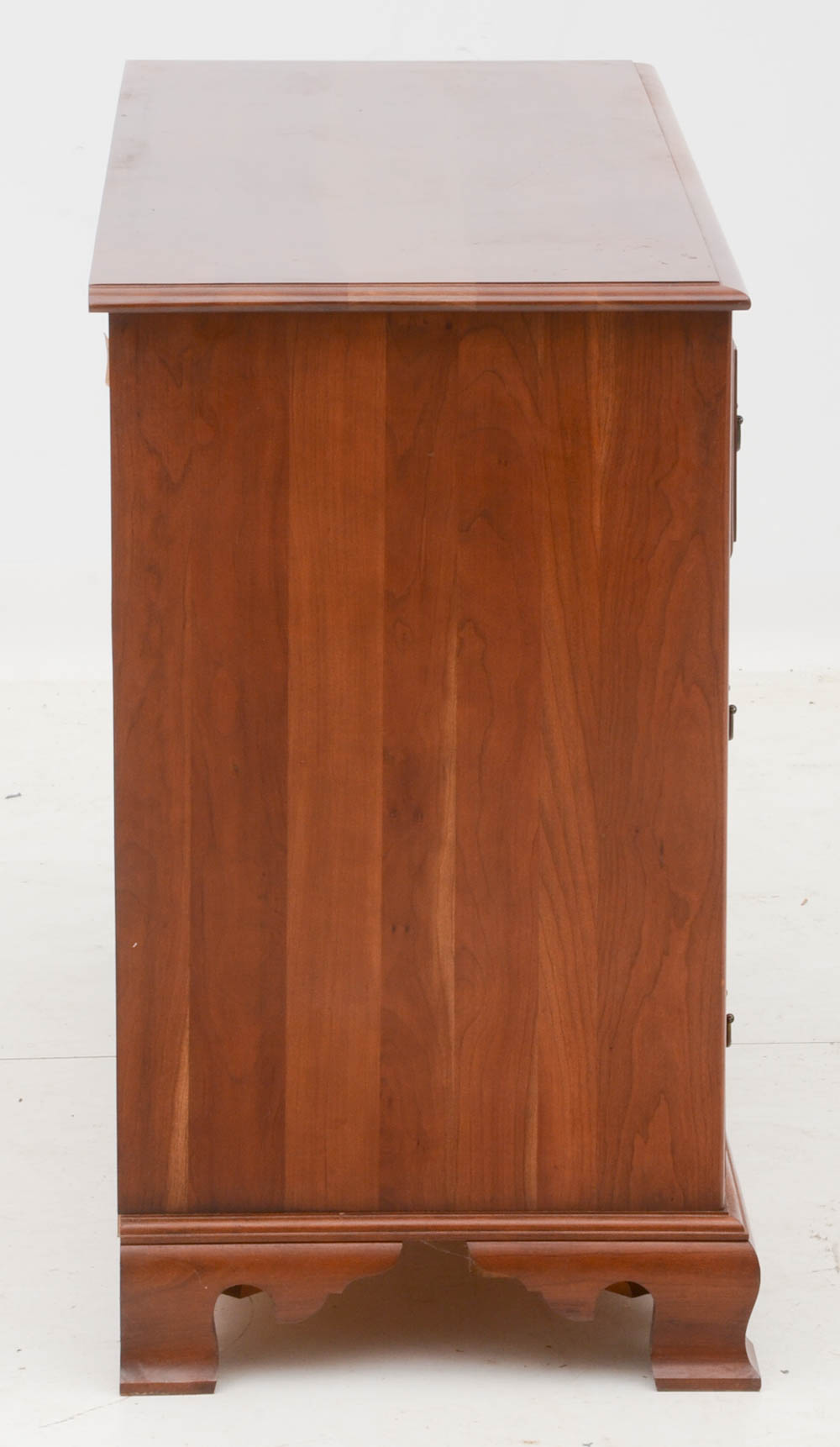 Kling Chest of Drawers in Cherry