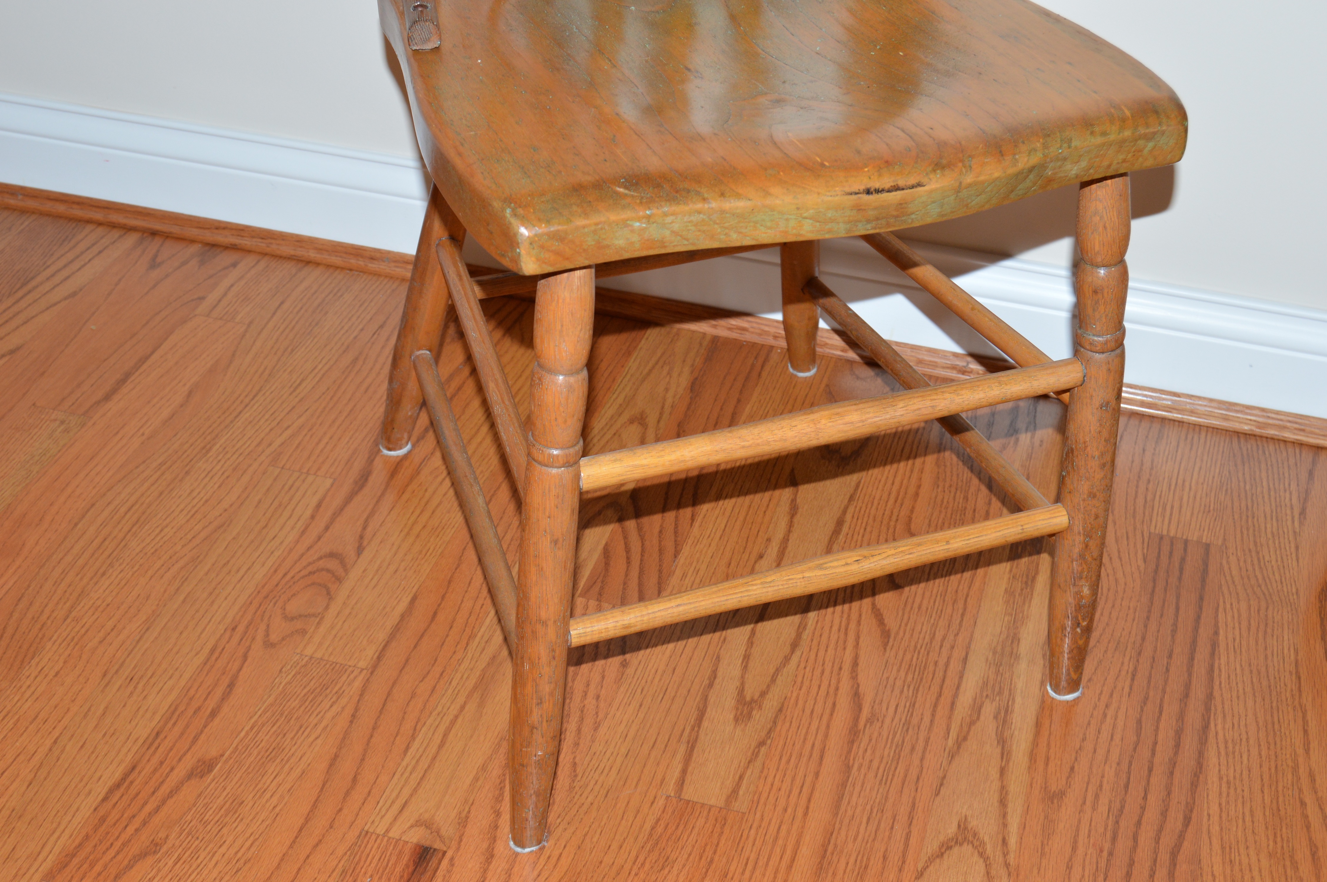 Oak Kitchen Table and Dining Chairs