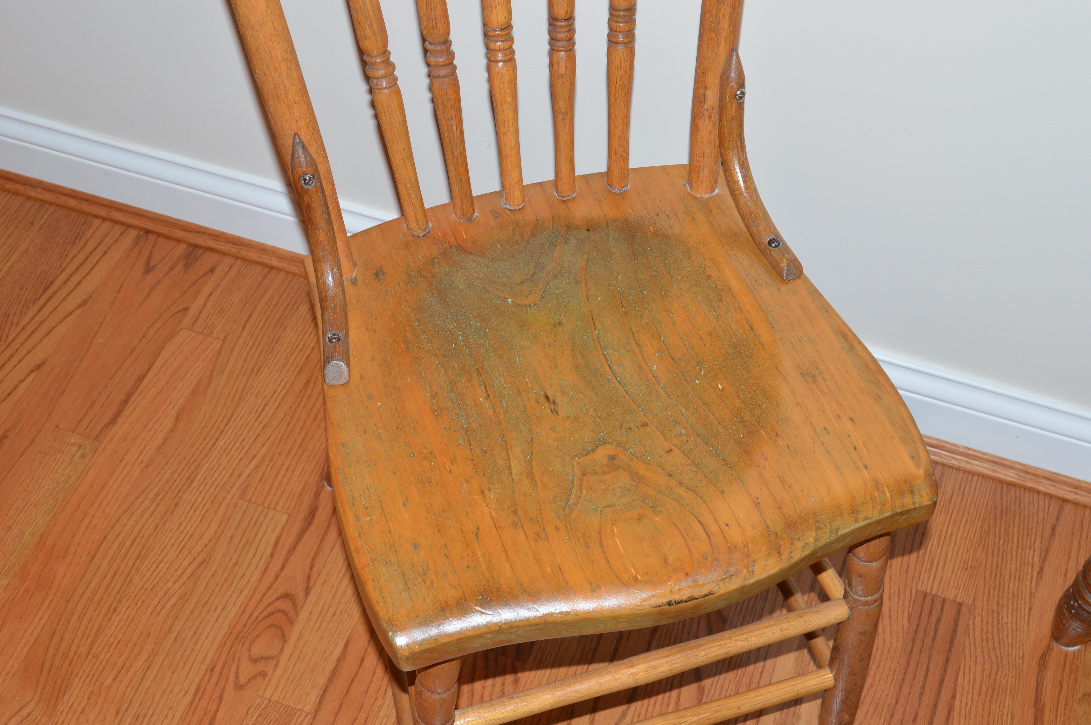 Oak Kitchen Table and Dining Chairs