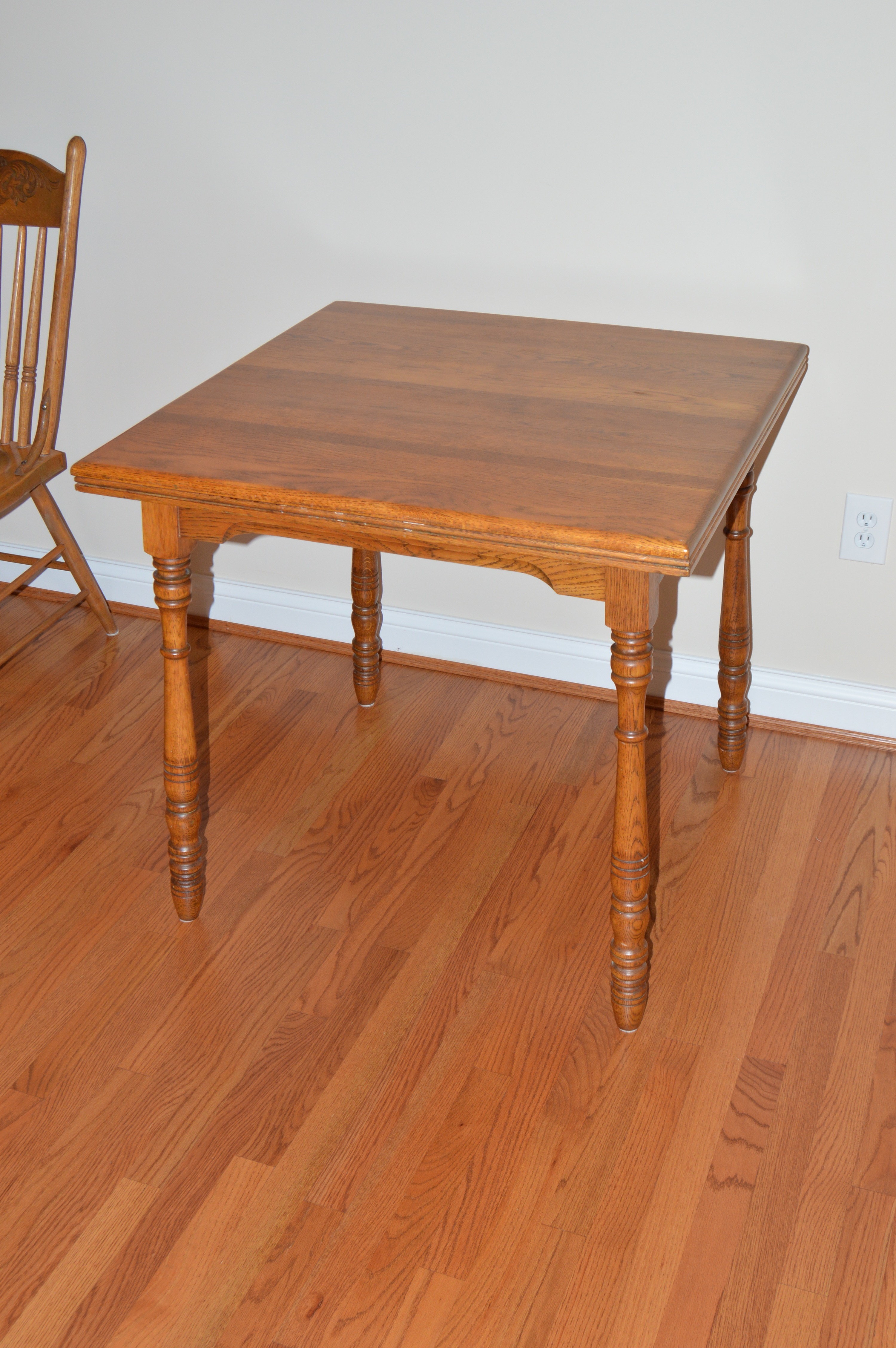 Oak Kitchen Table and Dining Chairs