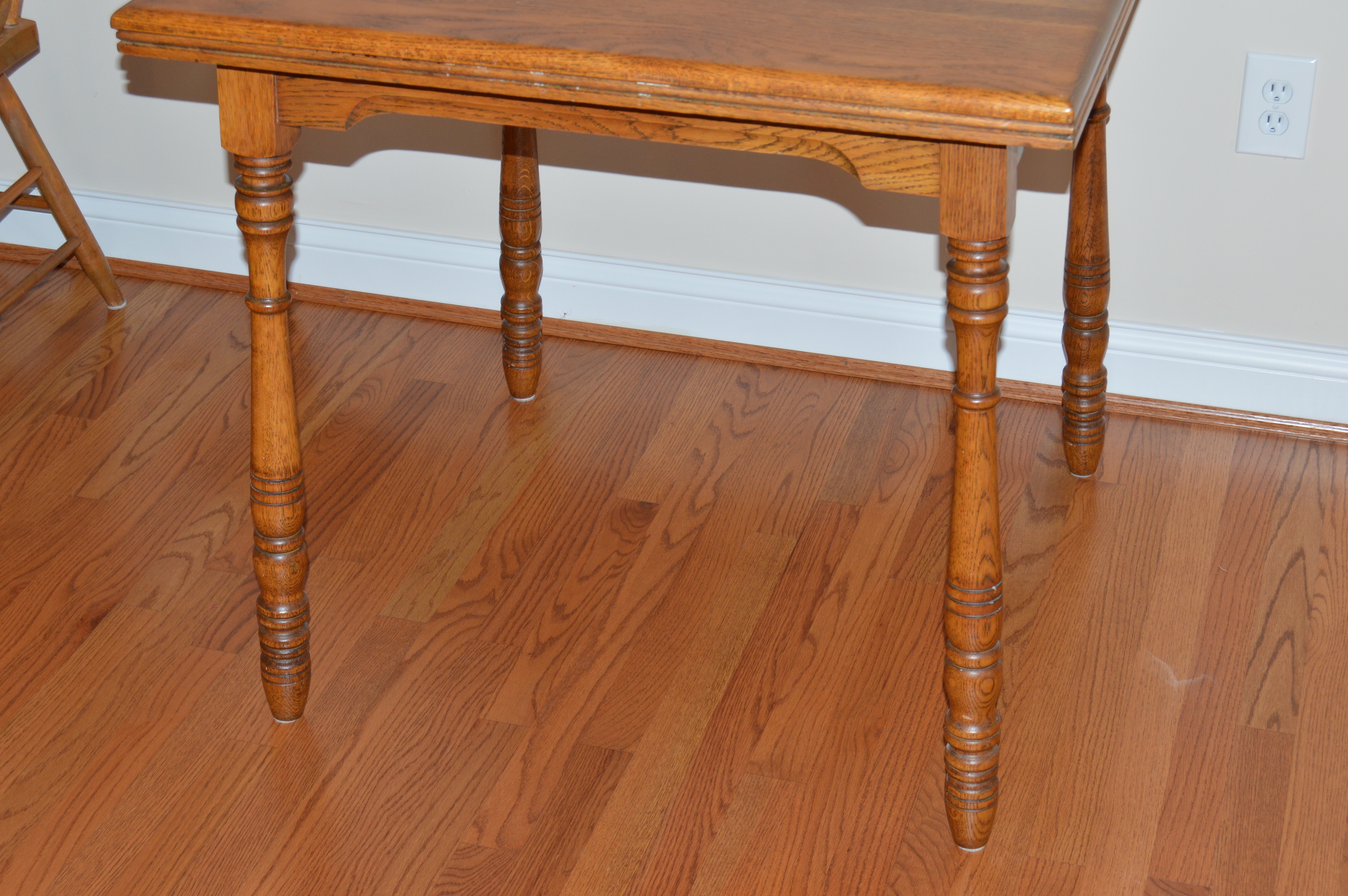 Oak Kitchen Table and Dining Chairs