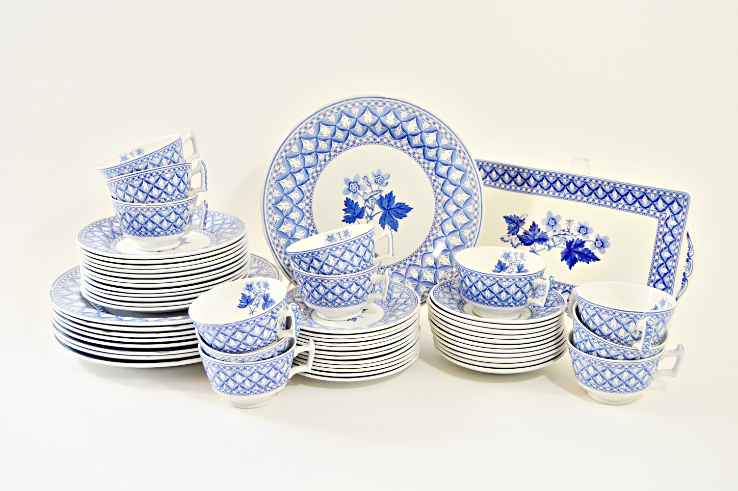 Spode "Geranium" Dinnerware