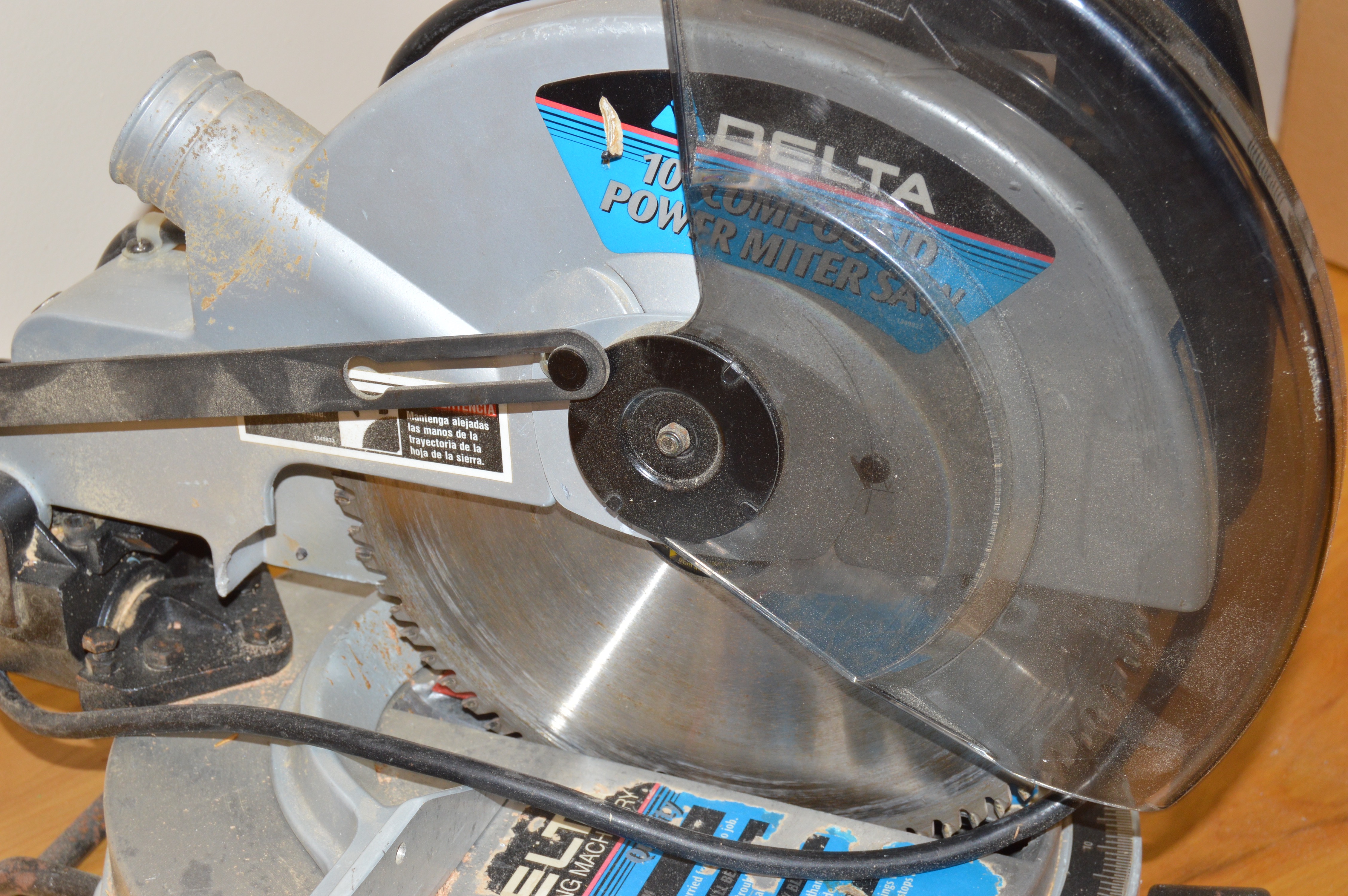 Delta 10" Compound Miter Saw