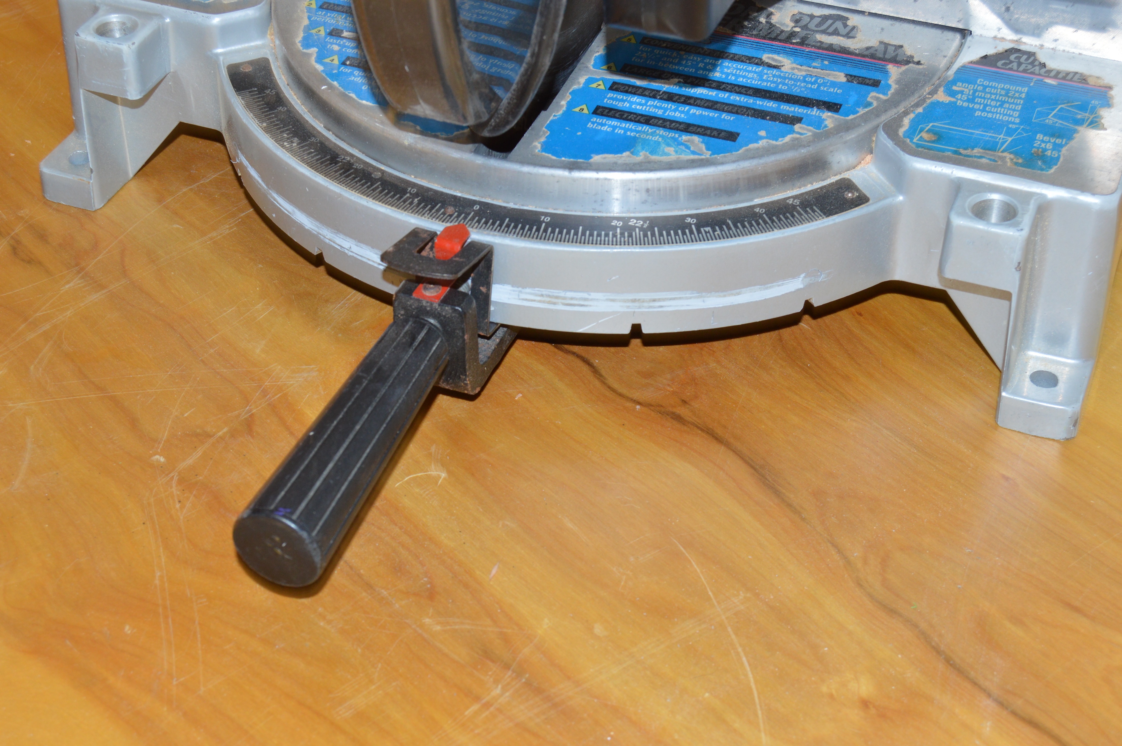 Delta 10" Compound Miter Saw