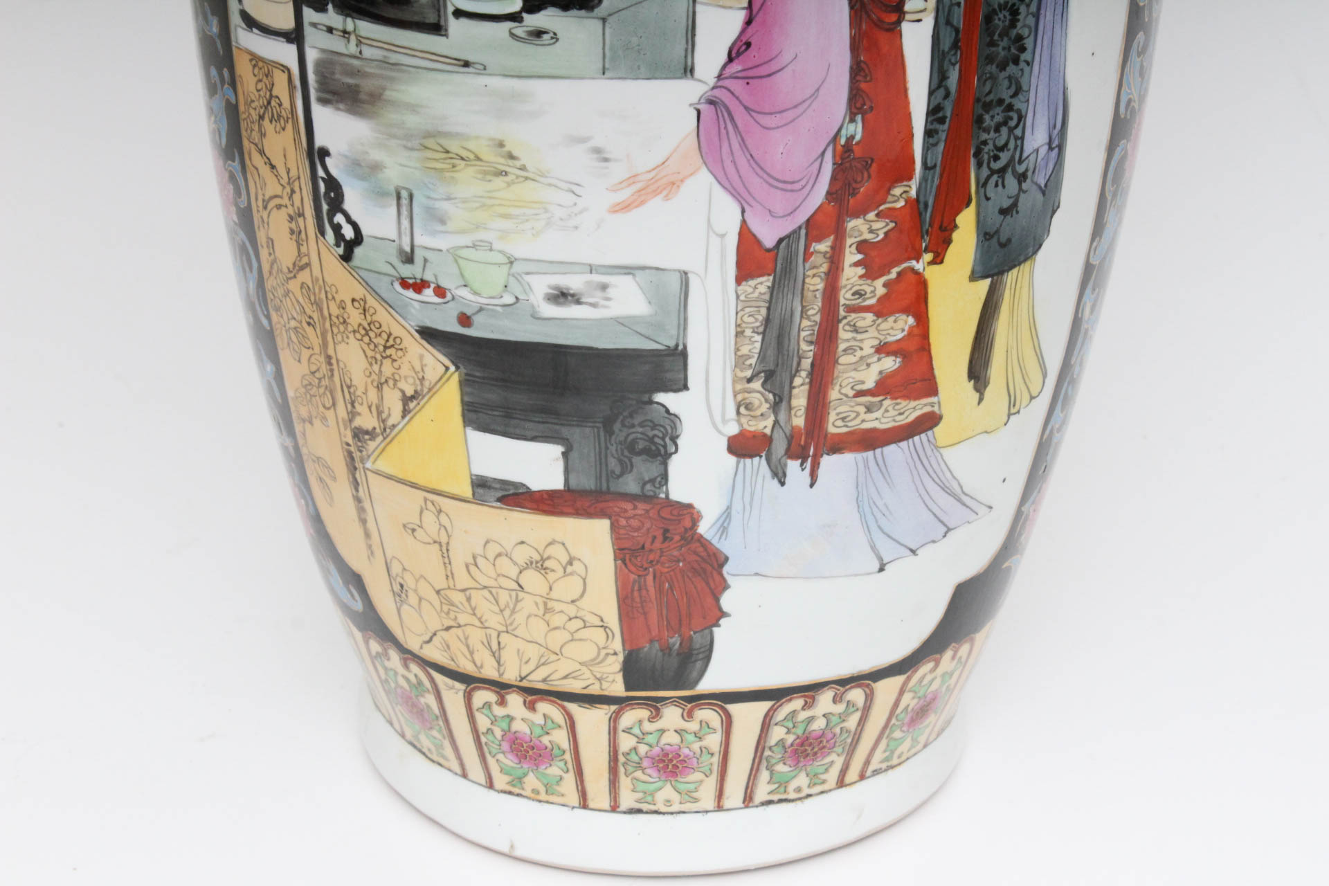 Japanese Decor Featuring Hakata Doll Figures