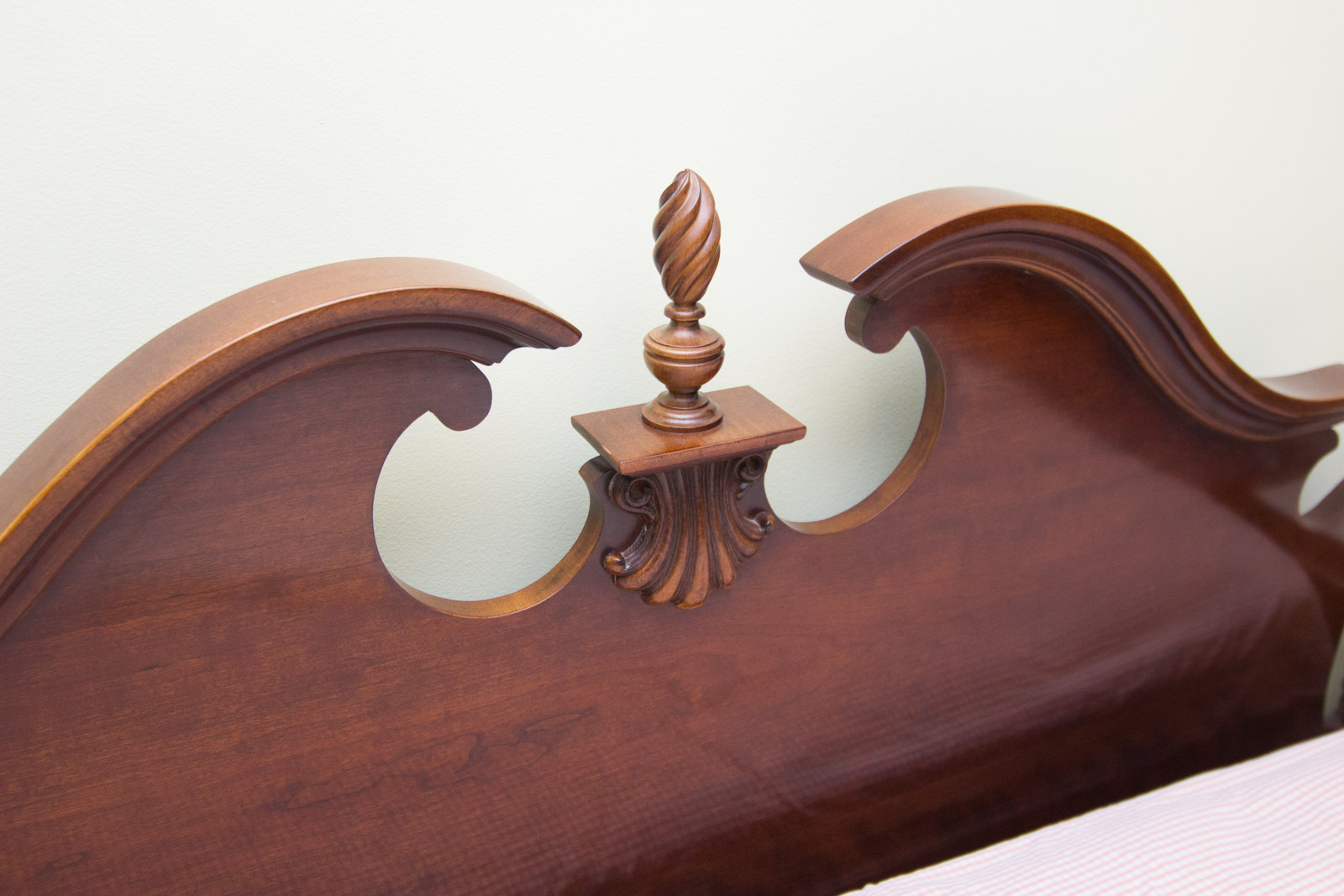 Lexington Furniture Queen Size Four Post Bed