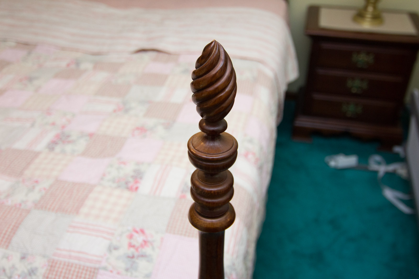 Lexington Furniture Queen Size Four Post Bed