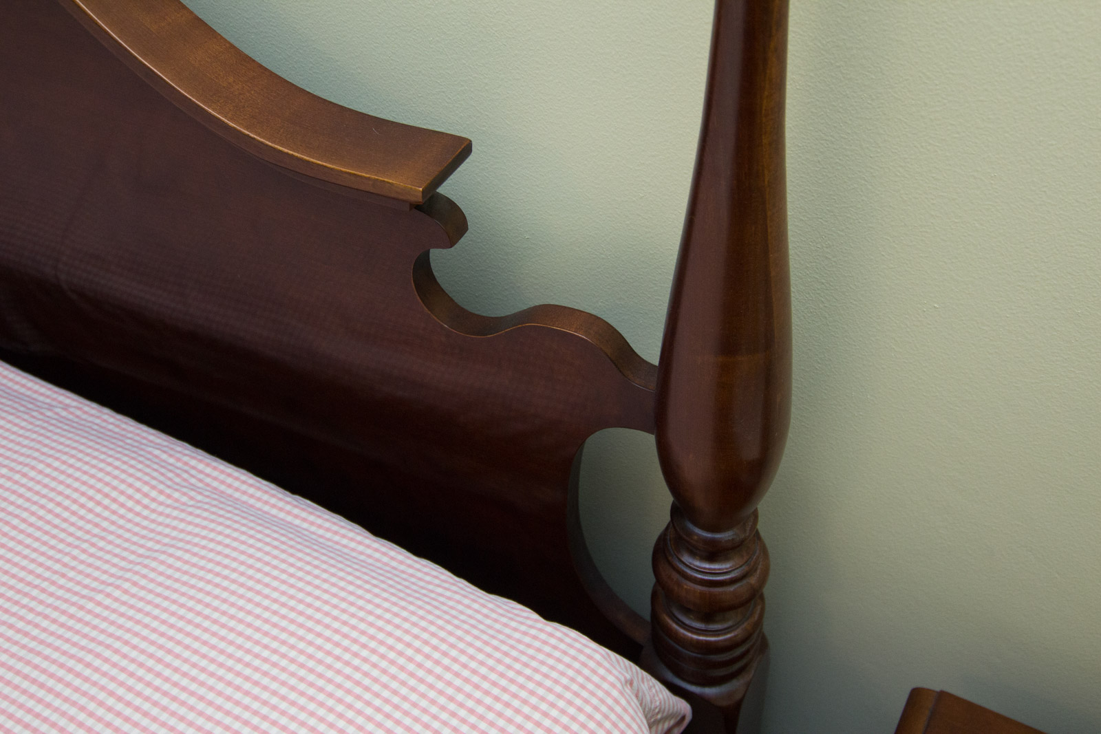 Lexington Furniture Queen Size Four Post Bed