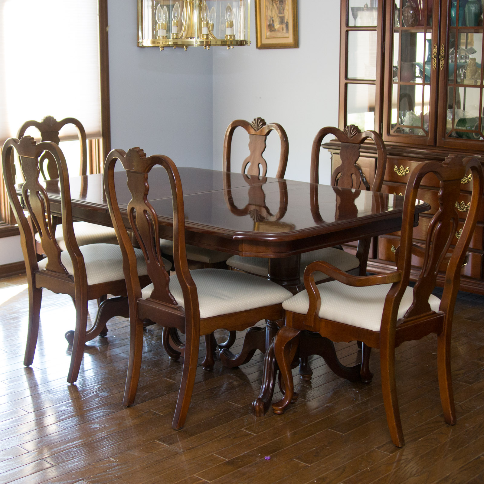 Dixie Furniture Company Queen Anne Style Dining Table and Chairs