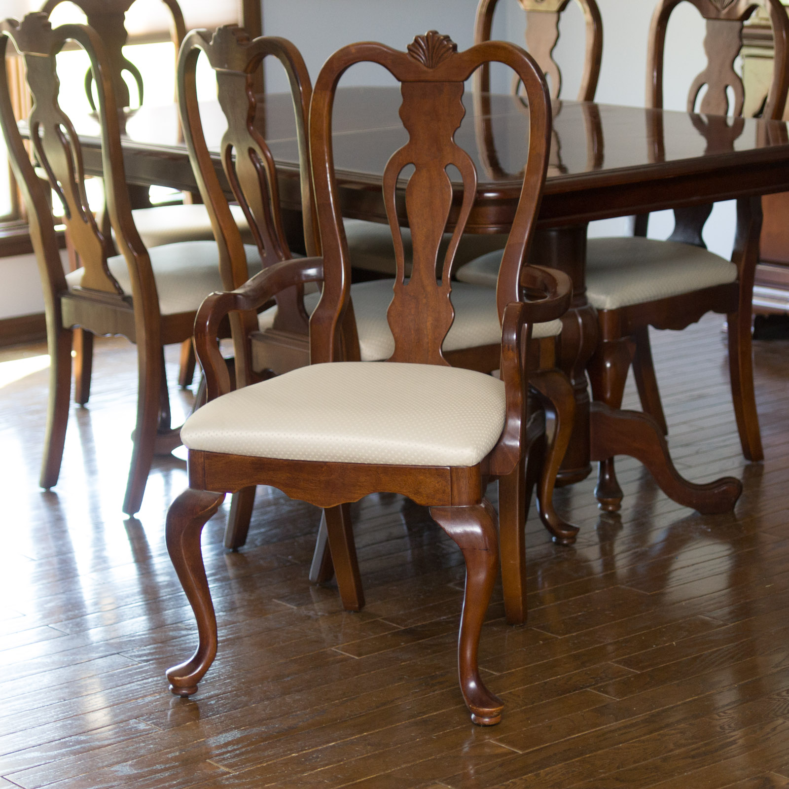 Dixie Furniture Company Queen Anne Style Dining Table and Chairs