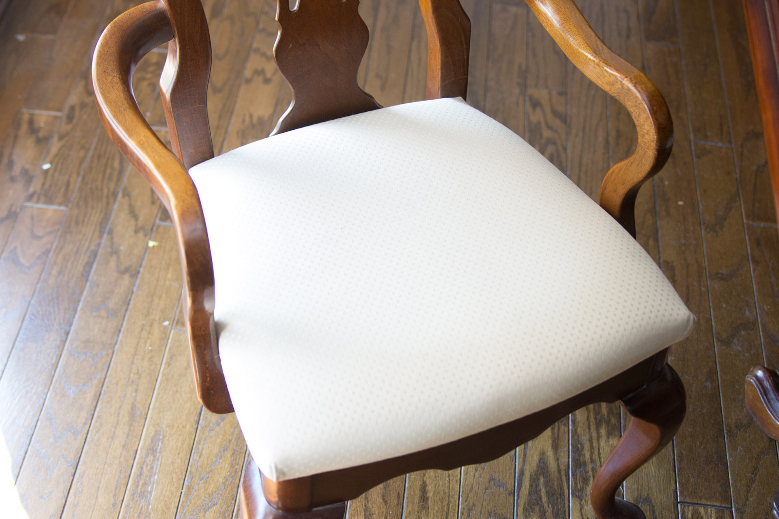 Dixie Furniture Company Queen Anne Style Dining Table and Chairs